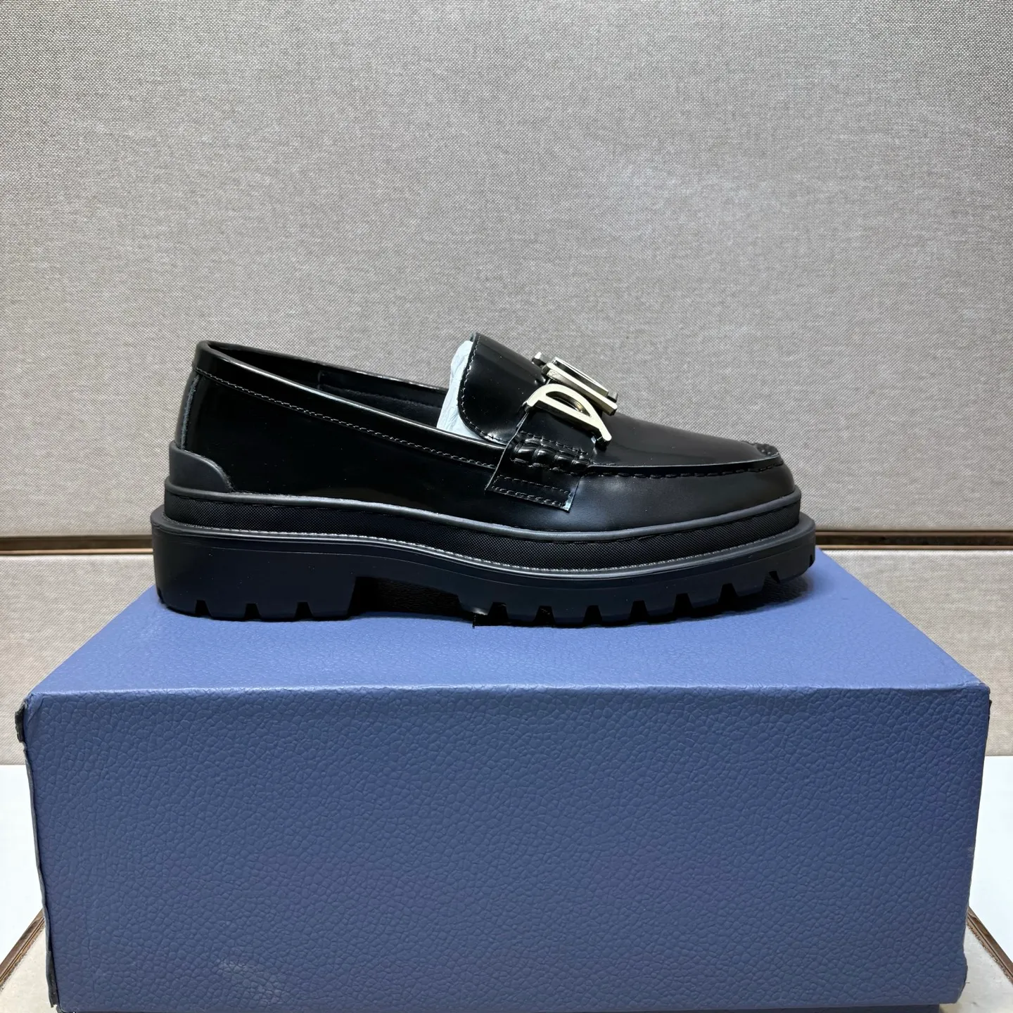 ⬛️Men's shoes 💰p442 [Dior~] Men's casual shoes 2025z cabinet sales simultaneously 🔶Size: 39-44 #️⃣ 🔷2 colors🔜The upper is made of multi-material splicing➕Genuine leather lining, comfortable and breathable, sole: original comfortable and wear-resistant outsole, ⚠️Real shot📱Photographed🎬The real thing is better📢📢📢